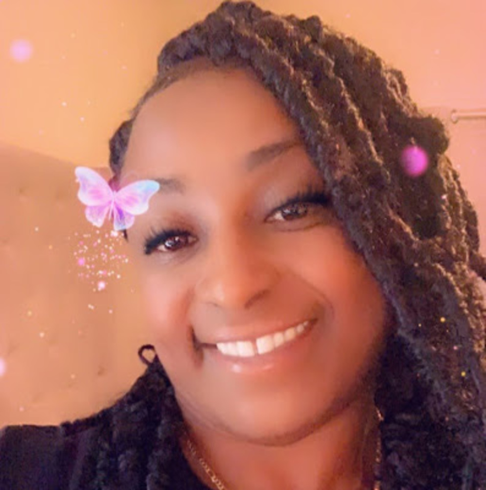 Meet your Posher, Cassandra